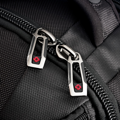 Samsonite Tectonic 17
